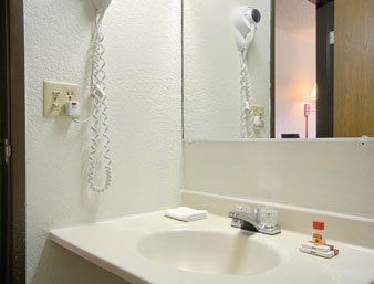 Super 8 Davenport Hotel Стая снимка
