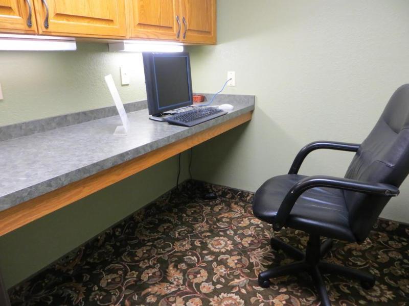 Super 8 Davenport Hotel Екстериор снимка